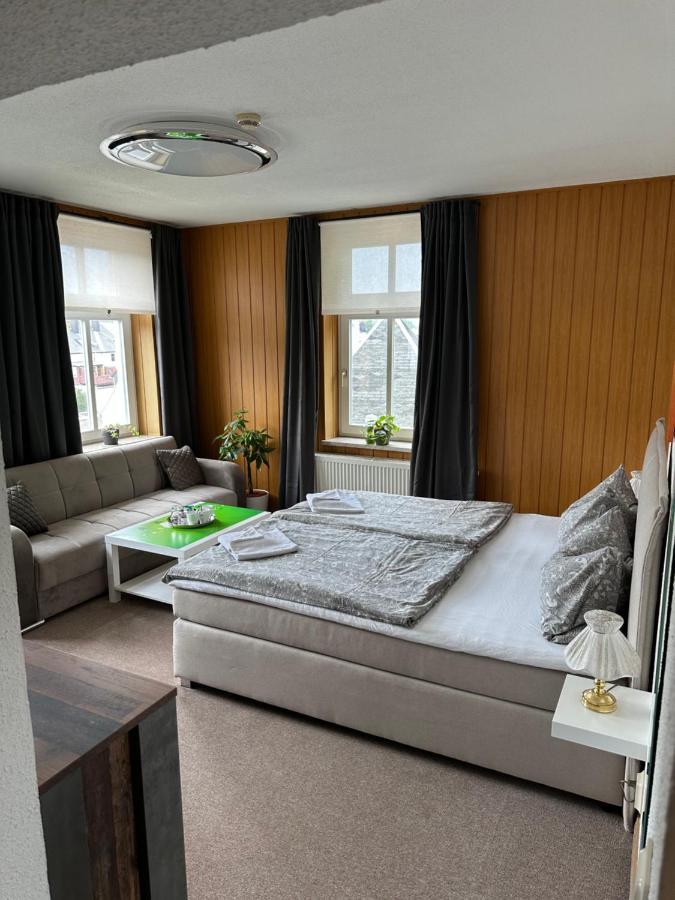 Pension Zur Wartburg Ольбернгау Екстер'єр фото